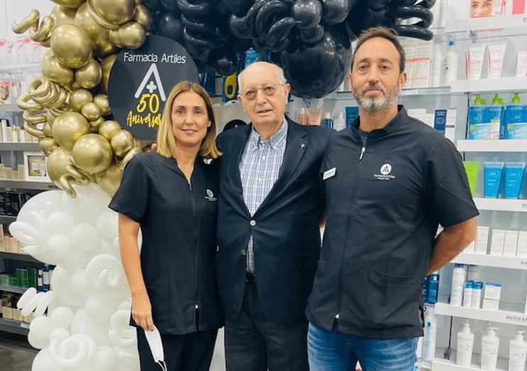 Francisco Artiles, junto a sus hijos María Dolores y Francisco / TA